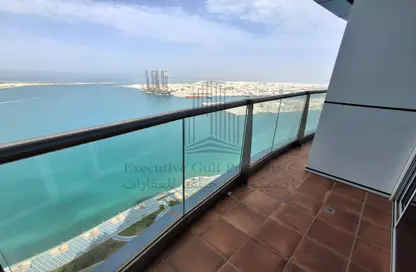 Apartment - 3 Bedrooms - 5 Bathrooms for rent in Al Reef Tower - Corniche Road - Abu Dhabi