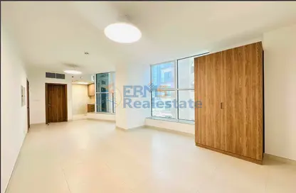 Apartment - 1 Bathroom for rent in DXB Tower - Sheikh Zayed Road - Dubai