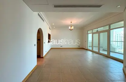 Apartment - 2 Bedrooms - 4 Bathrooms for rent in Al Khushkar - Shoreline Apartments - Palm Jumeirah - Dubai