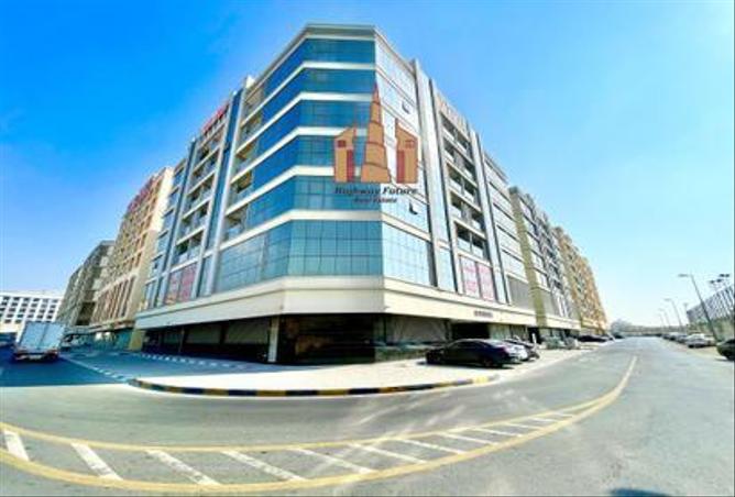 Apartment - 2 Bedrooms - 3 Bathrooms for rent in Muwaileh 29 Building - Muwaileh - Sharjah