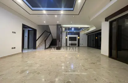 Villa - 4 Bedrooms - 5 Bathrooms for rent in Al Karamah - Abu Dhabi