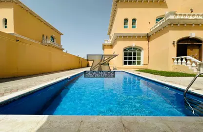 Villa - 5 Bedrooms - 6 Bathrooms for rent in Between Two Bridges - Abu Dhabi