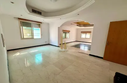 Villa - 5 Bedrooms - 5 Bathrooms for rent in Jumeirah 1 Villas - Jumeirah 1 - Jumeirah - Dubai