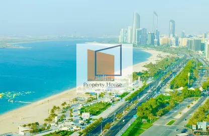 Apartment - 2 Bedrooms - 3 Bathrooms for rent in Nation Towers - Corniche Road - Abu Dhabi