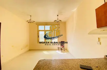 Apartment - 1 Bathroom for rent in Muwaileh Commercial - Sharjah