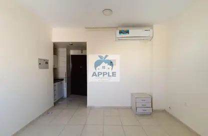 Apartment - 1 Bathroom for rent in Muwaileh - Sharjah