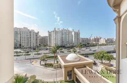 Apartment - 2 Bedrooms - 3 Bathrooms for rent in Al Khudrawi - Shoreline Apartments - Palm Jumeirah - Dubai