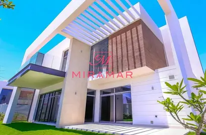 Villa - 4 Bedrooms - 5 Bathrooms for sale in West Yas - Yas Island - Abu Dhabi