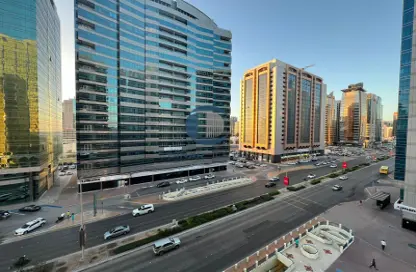 Apartment - 4 Bedrooms - 5 Bathrooms for rent in Amana Tower - Al Khalidiya - Abu Dhabi