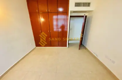 Apartment - 2 Bedrooms - 2 Bathrooms for rent in Shabiya 11 - Shabiya - Mussafah - Abu Dhabi