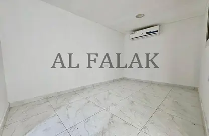 Apartment - 1 Bathroom for rent in Al Wahda Street - Al Wahda - Abu Dhabi