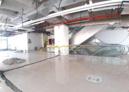 صالة عرض - 6 حمامات للكراء في مبنى ماركس و سبنسر - شارع المطار - أبوظبي