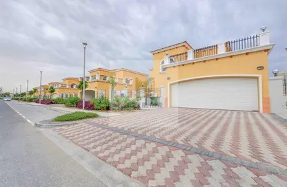 Villa - 5 Bedrooms - 6 Bathrooms for rent in Legacy - Jumeirah Park - Dubai