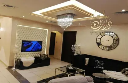 Living Room image for: Apartment - 3 Bedrooms - 4 Bathrooms for sale in Asas Tower - Al Khan Lagoon - Al Khan - Sharjah, Image 1