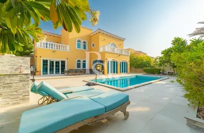 Villa - 5 Bedrooms - 7 Bathrooms for sale in Legacy - Jumeirah Park - Dubai