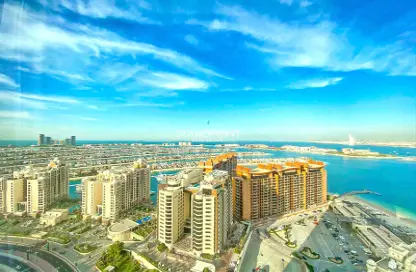 Apartment - 1 Bathroom for sale in The Palm Tower - Palm Jumeirah - Dubai