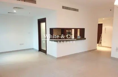 Apartment - 1 Bedroom - 2 Bathrooms for rent in Aurora Tower - Marina Promenade - Dubai Marina - Dubai