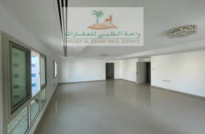 Full Floor - 4 Bedrooms - 4 Bathrooms for rent in Crystal Plaza - Al Majaz 1 - Al Majaz - Sharjah