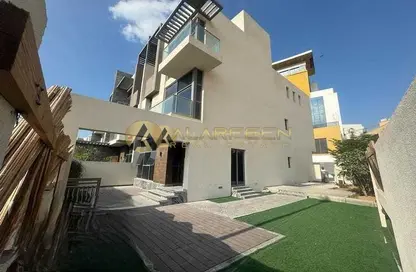 Townhouse - 4 Bedrooms - 6 Bathrooms for rent in Comfy Villas - Jumeirah Village Circle - Dubai