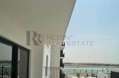 Apartment - 2 Bedrooms - 2 Bathrooms for rent in Waters Edge - Yas Island - Abu Dhabi