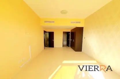 Apartment - 3 Bedrooms - 3 Bathrooms for sale in Shams - Queue Point - Dubai Land - Dubai