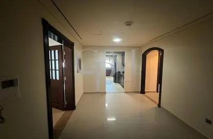 Apartment - 4 Bedrooms - 5 Bathrooms for rent in Silver Wave Tower - Al Mina - Abu Dhabi