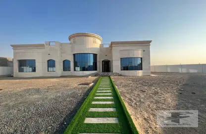 Villa - 3 Bedrooms - 4 Bathrooms for rent in Al Aweer 1 - Al Aweer - Dubai