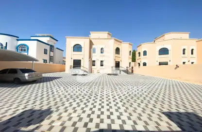Villa - 5 Bedrooms - 2 Bathrooms for rent in Khalifa City A - Khalifa City - Abu Dhabi