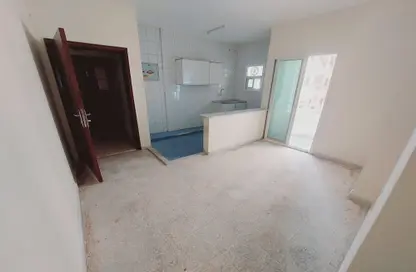 Apartment - 1 Bedroom - 1 Bathroom for rent in Al Dhahri Building - Al Shuwaiheen - Sharjah