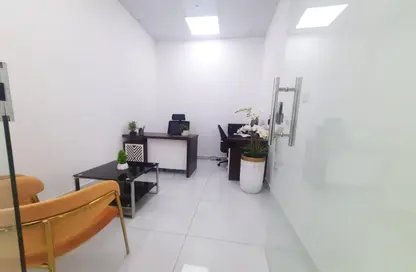 Office Space - Studio - 1 Bathroom for rent in Red Avenue - Al Garhoud - Dubai