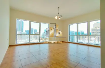 Apartment - 3 Bedrooms - 4 Bathrooms for rent in Al Ghaith Tower - Hamdan Street - Abu Dhabi