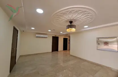 Apartment - 2 Bedrooms - 2 Bathrooms for rent in Hai Al Qalaa - Al Jaheli - Al Ain