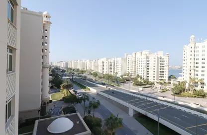 Apartment - 3 Bedrooms - 3 Bathrooms for sale in Al Khushkar - Shoreline Apartments - Palm Jumeirah - Dubai