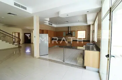 Villa - 4 Bedrooms - 1 Bathroom for rent in Umm Suqeim 2 Villas - Umm Suqeim 2 - Umm Suqeim - Dubai