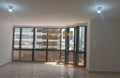 Apartment - 3 Bedrooms - 5 Bathrooms for rent in Khalidiya Street - Al Khalidiya - Abu Dhabi