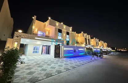 Villa - 3 Bedrooms - 4 Bathrooms for sale in Al Jazzat - Al Riqqa - Sharjah