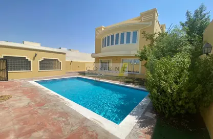 Villa - 5 Bedrooms - 6 Bathrooms for rent in Umm Suqeim 1 - Umm Suqeim - Dubai