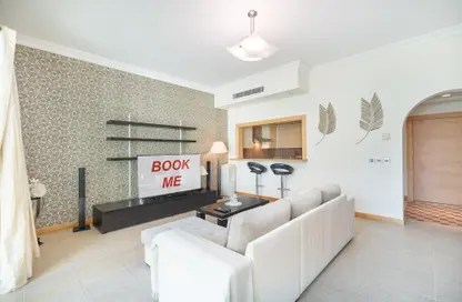 Apartment - 3 Bedrooms - 3 Bathrooms for rent in Shoreline Apartments - Palm Jumeirah - Dubai