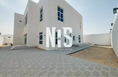 Villa - 5 Bedrooms for rent in Madinat Al Riyad - Abu Dhabi