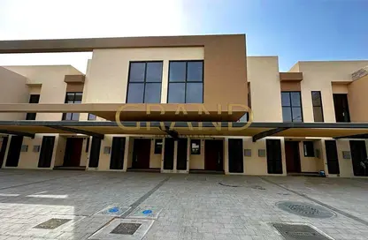 Townhouse - 3 Bedrooms - 4 Bathrooms for sale in Aldhay at Bloom Gardens - Bloom Gardens - Al Salam Street - Abu Dhabi