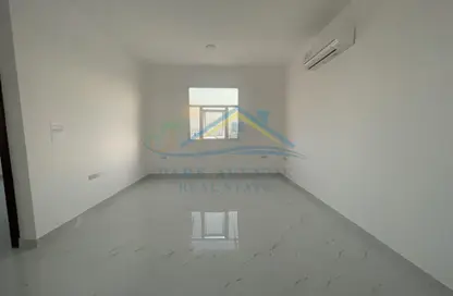 Apartment - 3 Bedrooms - 3 Bathrooms for rent in Shakhbout City - Abu Dhabi