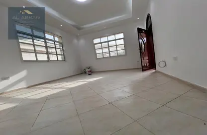 Apartment - 1 Bathroom for rent in Villa Compound - Khalifa City - Abu Dhabi