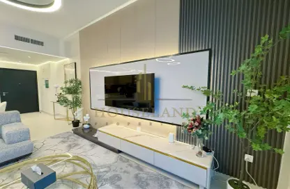 Living Room image for: Apartment - 3 Bedrooms - 4 Bathrooms for rent in Burj Crown - Downtown Dubai - Dubai, Image 1