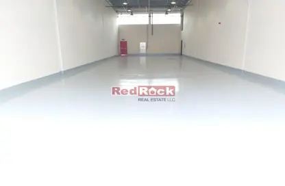 Warehouse - Studio - 1 Bathroom for rent in Umm Ramool - Dubai