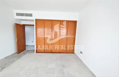 Apartment - 3 Bedrooms - 3 Bathrooms for rent in Hamdan Street - Abu Dhabi