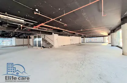 Retail - Studio - 2 Bathrooms for rent in Global Tower - Electra Street - Abu Dhabi