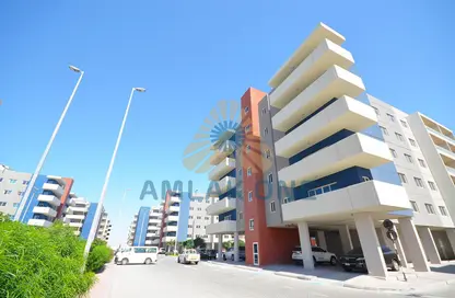 Apartment - 3 Bedrooms - 4 Bathrooms for sale in Tower 5 - Al Reef Downtown - Al Reef - Abu Dhabi