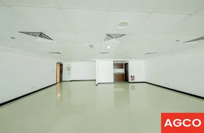 Office Space - Studio - 2 Bathrooms for rent in One Lake Plaza - JLT Cluster T - Jumeirah Lake Towers - Dubai