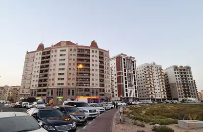 Shop - Studio for rent in CBD (Central Business District) - International City - Dubai