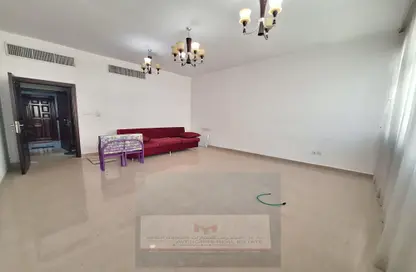 Apartment - 2 Bedrooms - 2 Bathrooms for rent in Shabiya 9 - Shabiya - Mussafah - Abu Dhabi